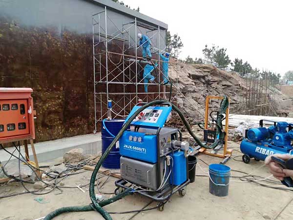 鋼制(質(zhì))浮筒防腐蝕防銹聚脲噴涂機(jī)(圖2) JNJX-H5600(T)防腐蝕防銹聚脲噴涂機(jī)